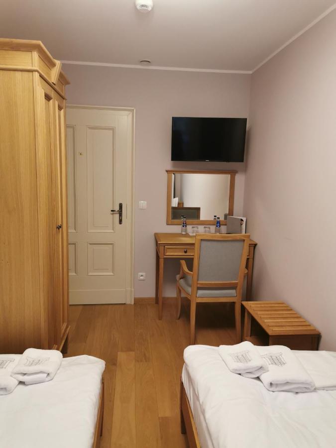 Kasztanowy Palac Swadzim Kültér fotó